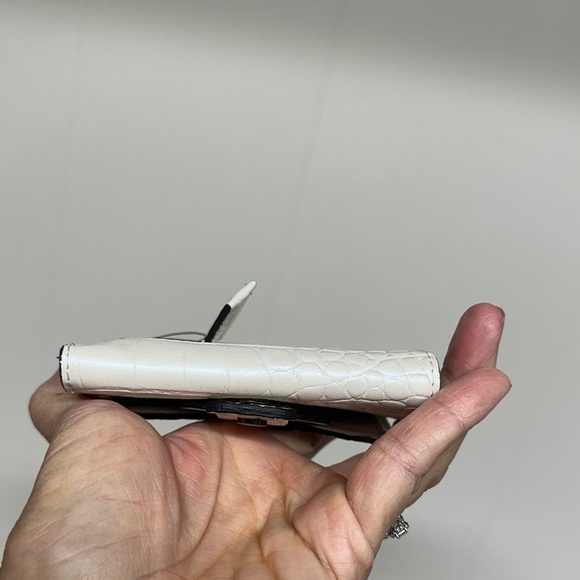 Guess Ivory Croc-Embossed Wallet - Picture 5 of 10